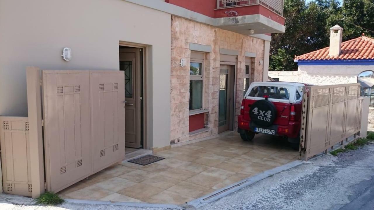 Arapakis apartment 2 Aegina Bagian luar foto